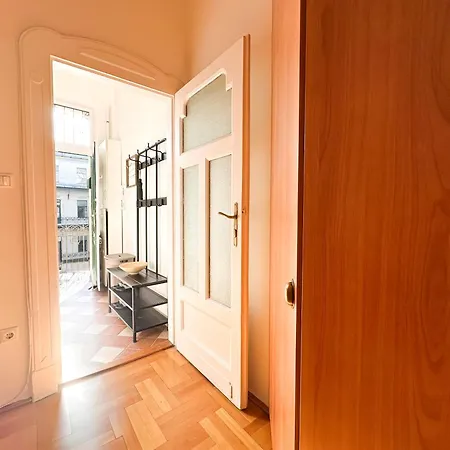 Kiraly Levente - Center Location Ac * Budapest