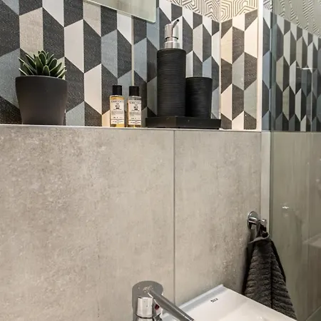 Corvin-luxe, 3 Bedroom In Center Apartment *