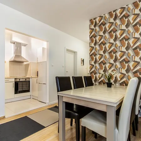 Apartment Corvin-luxe, 3 Bedroom In Center