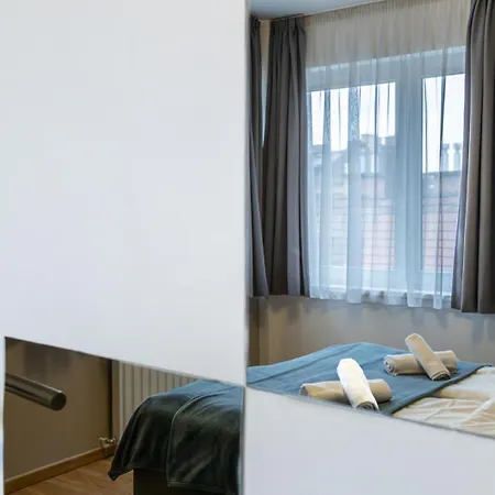 Corvin-luxe, 3 Bedroom In Center