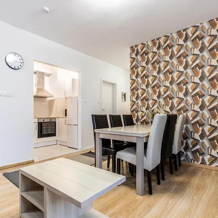 Apartment Corvin-luxe, 3 Bedroom In Center