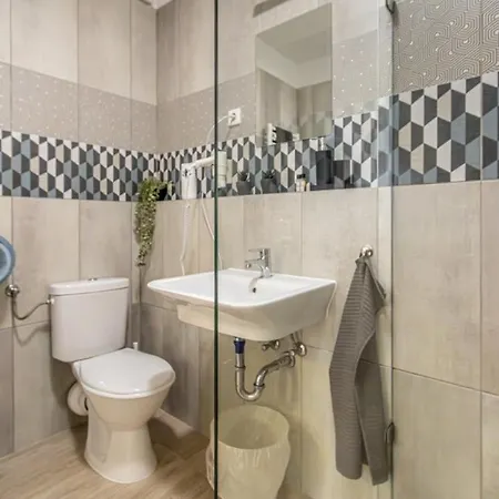 Corvin-luxe, 3 Bedroom In Center