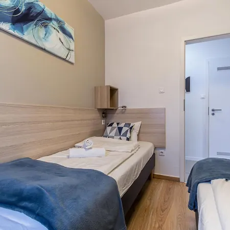 Corvin-luxe, 3 Bedroom In Center Apartment *