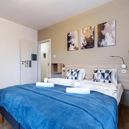 Corvin-luxe, 3 Bedroom In Center Apartment *