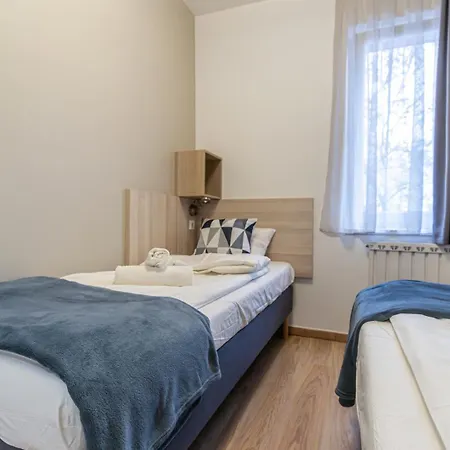 Corvin-luxe, 3 Bedroom In Center