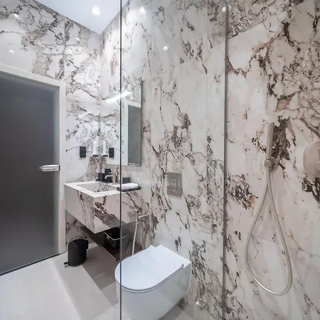 Damas 4* بودابست