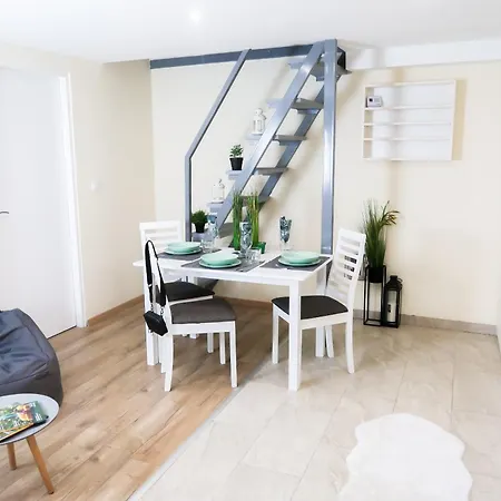 Center, Nicely Renovated With 3 Bedrooms * Budapest