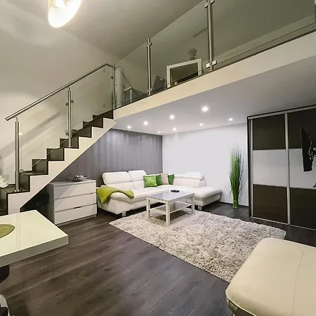 Central Deluxe *