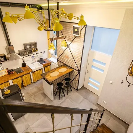 Apartment Yellow Compass W40 Budapest