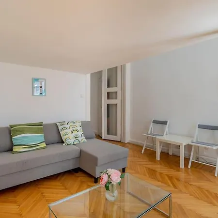 Weiner Leo Sunny Mezzanine Hideaway Apartment Budapest
