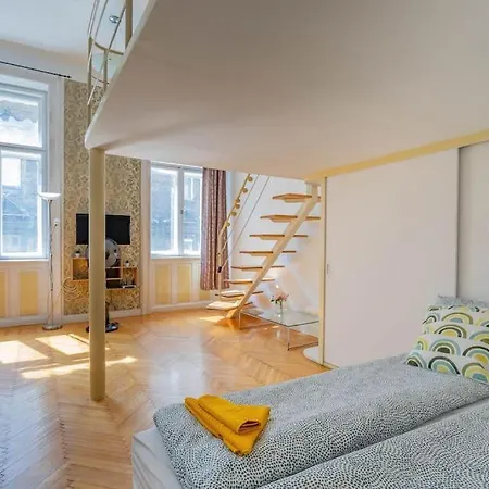 Weiner Leo Sunny Mezzanine Hideaway Apartment