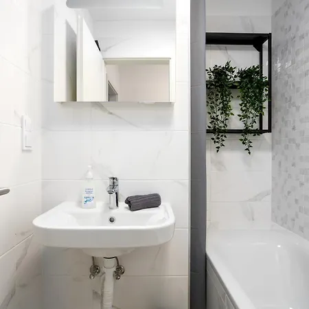 New Tranquil With Free Parking Budapest
