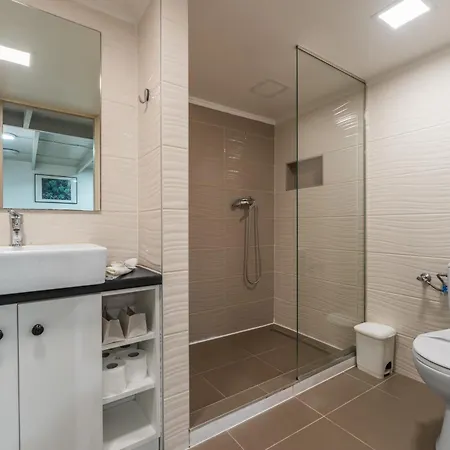 Elysian Estate Apartment *