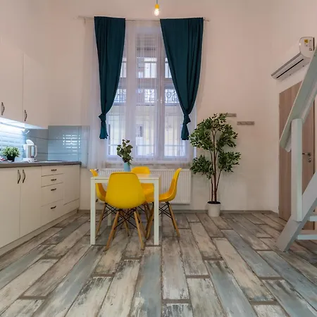 Enigma Estate Apartment