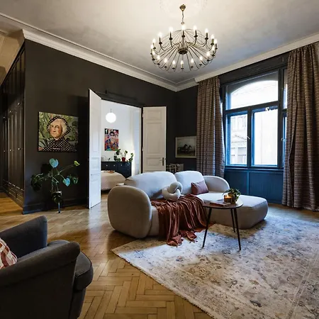 Hidden Gem By Dohany Synagogue & Fashion Street Budapest