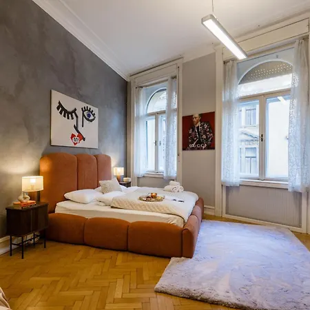 Apartment Hidden Gem By Dohany Synagogue & Fashion Street