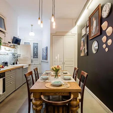 Apartment Hidden Gem By Dohany Synagogue & Fashion Street *