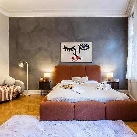 Apartment Hidden Gem By Dohany Synagogue & Fashion Street *