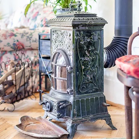 Nestled Romance, Buda's Hilltop Heaven Apartamento Budapeste