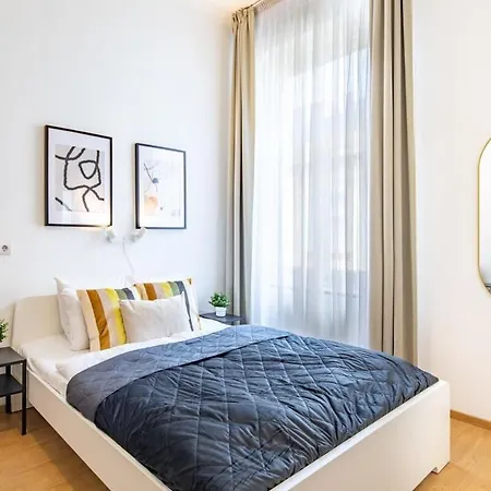 Ultra - Peaceful Sleep Apartment Budapest