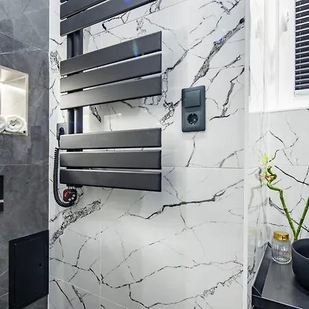 Location - Modern Luxury Apartment
