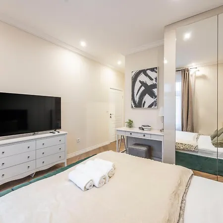 Deluxe Center T6 With Balcony Apartment Budapest