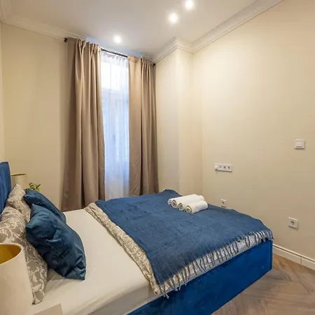 Apartment Deluxe Center T6 With Balcony *