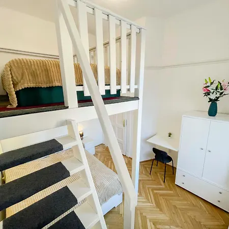 W25 Spacious 3br Free Parking Budapest
