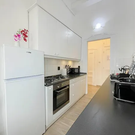 Apartment W25 Spacious 3br Free Parking *