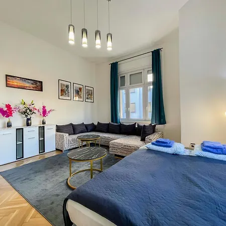 Apartment W25 Spacious 3br Free Parking Budapest