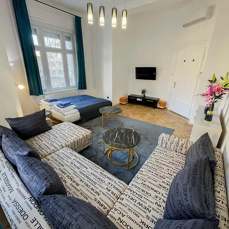 W25 Spacious 3br Free Parking Apartment *