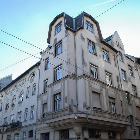 W25 Spacious 3br Free Parking Apartment *