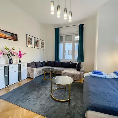 W25 Spacious 3br Free Parking Apartment Budapest