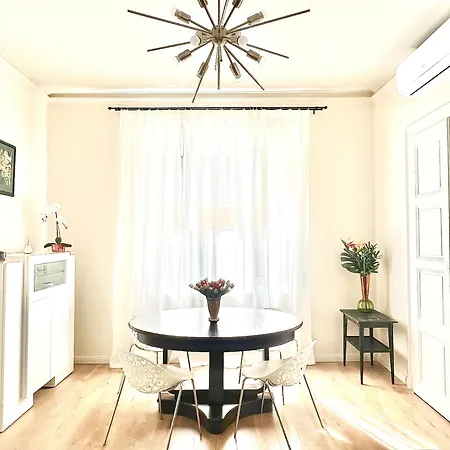 Brand New Parliament Designer Smarthome For 4 Ppl Apartment *
