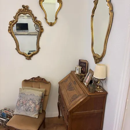 Exclusive Antique Next To The Fashion Street Budapest