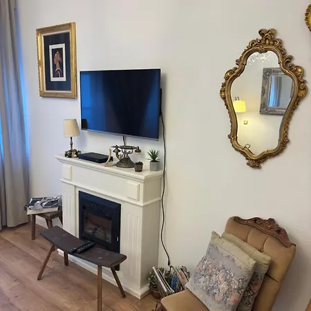 Exclusive Antique Next To The Fashion Street * Budapest