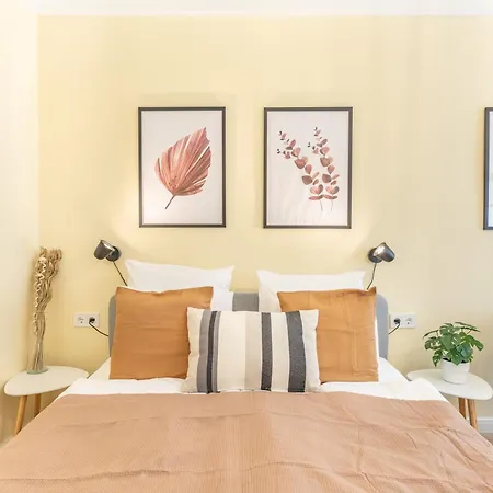 T27 2br Free Parking Apartment
