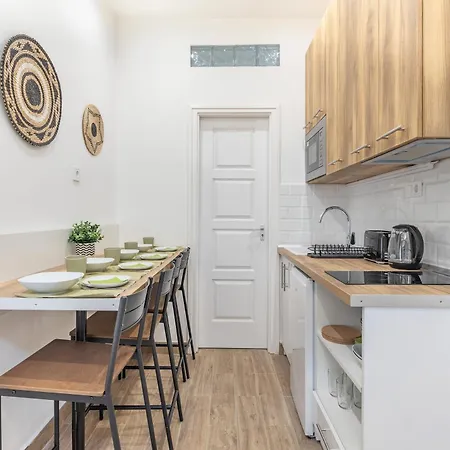 Apartment T27 2br Free Parking Budapest