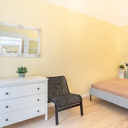 T27 2br Free Parking Budapest