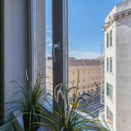 Sunny Penthouse At The Boulevard