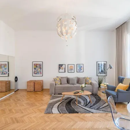 Apartment Sunny Penthouse At The Boulevard Budapest