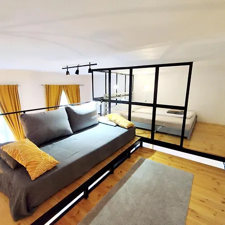 Mooki Rumbach Apartment