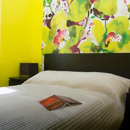 Vibrant 3 Bedroom In The Pulsing Heart Of Apartment