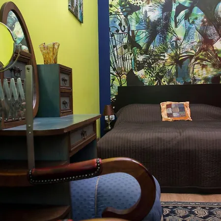 Vibrant 3 Bedroom In The Pulsing Heart Of *