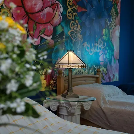 Vibrant 3 Bedroom In The Pulsing Heart Of * Budapest