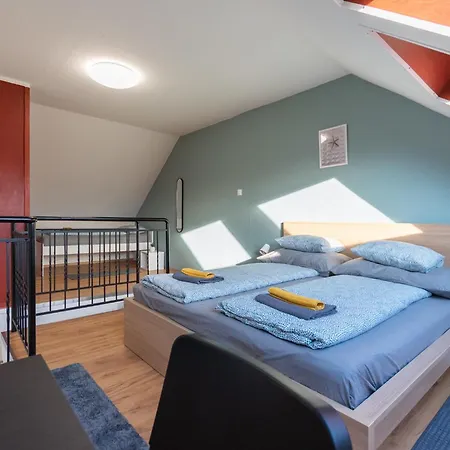 R Apartman