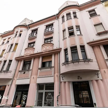 Marton's Dessewffy Aparthotel