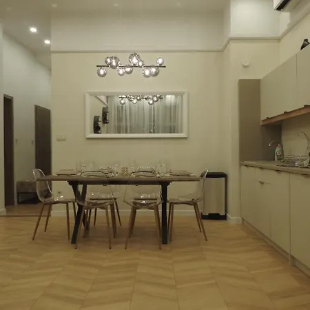 Marton's Dessewffy Aparthotel *