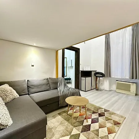 Ati's - Downtown 2 Bedroom