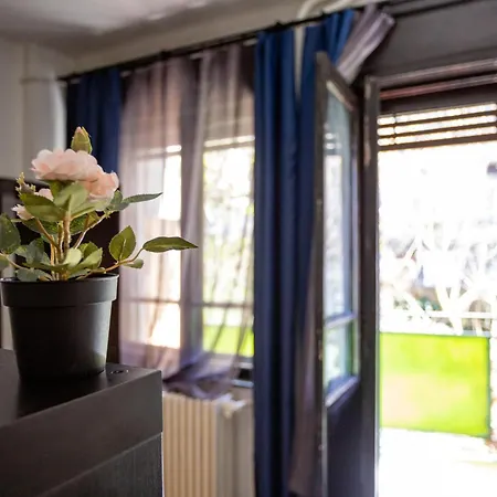 Newberry With Balcony Apartment Budapest